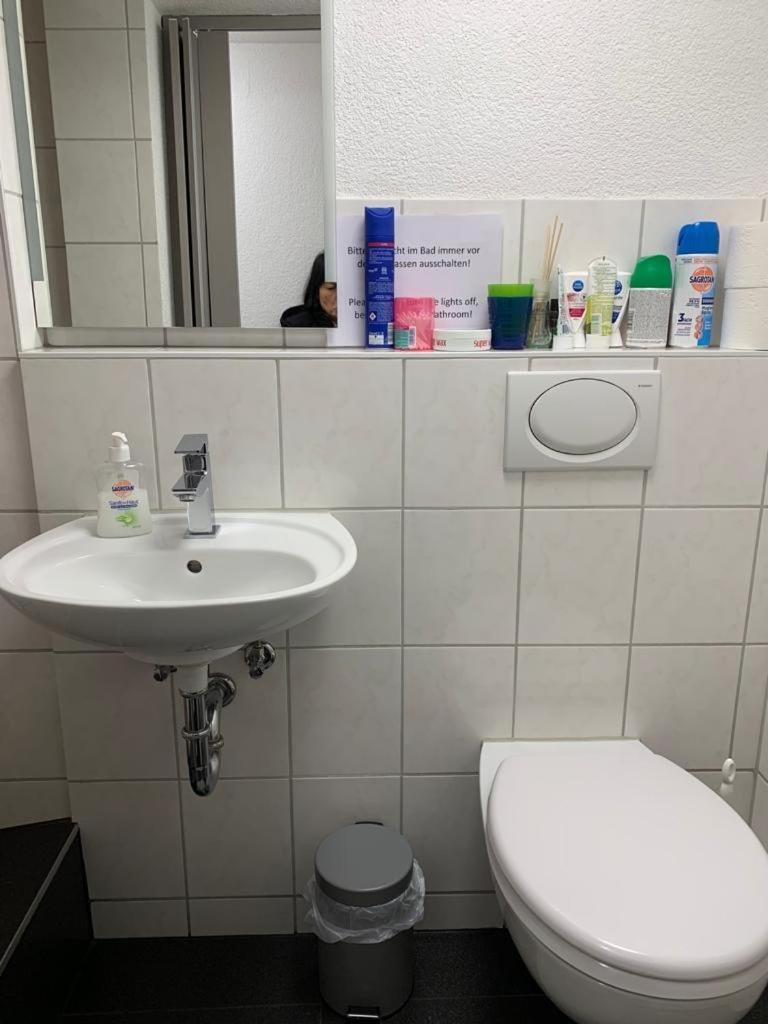 לוראך Guenstige Zimmer-Unterkunft Zimmer Mit Gemeinschaftsbad מראה חיצוני תמונה