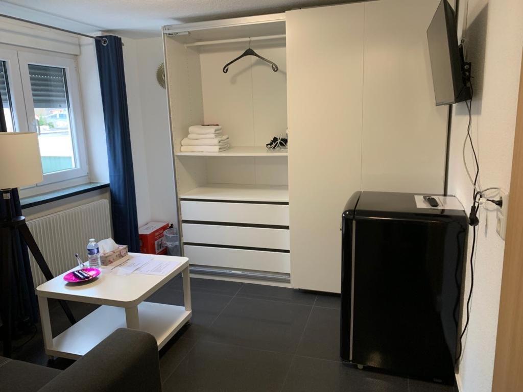 לוראך Guenstige Zimmer-Unterkunft Zimmer Mit Gemeinschaftsbad מראה חיצוני תמונה