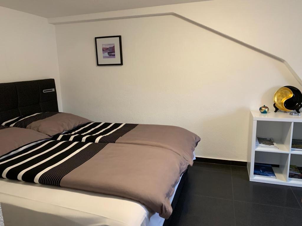 לוראך Guenstige Zimmer-Unterkunft Zimmer Mit Gemeinschaftsbad מראה חיצוני תמונה