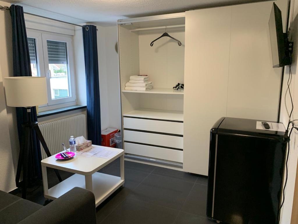 לוראך Guenstige Zimmer-Unterkunft Zimmer Mit Gemeinschaftsbad מראה חיצוני תמונה