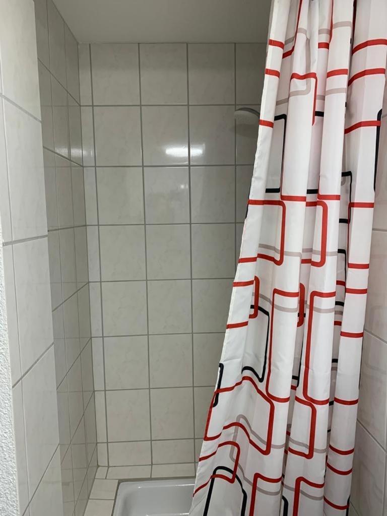 לוראך Guenstige Zimmer-Unterkunft Zimmer Mit Gemeinschaftsbad מראה חיצוני תמונה