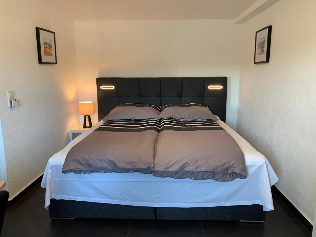 לוראך Guenstige Zimmer-Unterkunft Zimmer Mit Gemeinschaftsbad מראה חיצוני תמונה